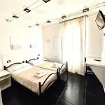 Palace Hostel *
