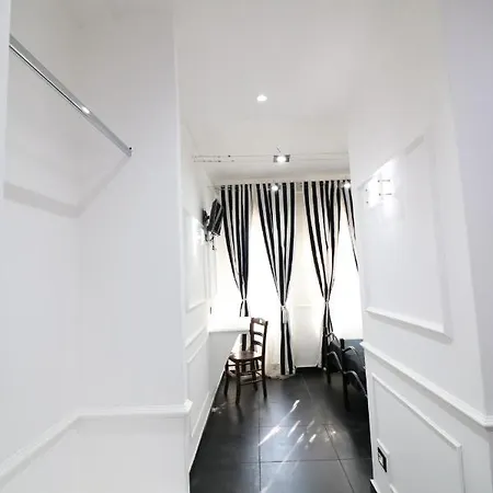 Palace Hostel *