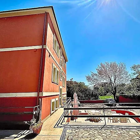 بيت شباب Palace