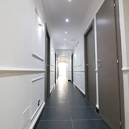 Palace Hostal