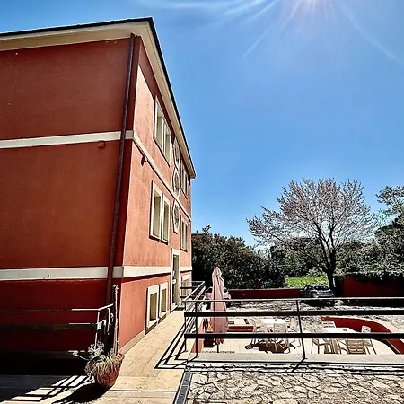 Palace Hostel *