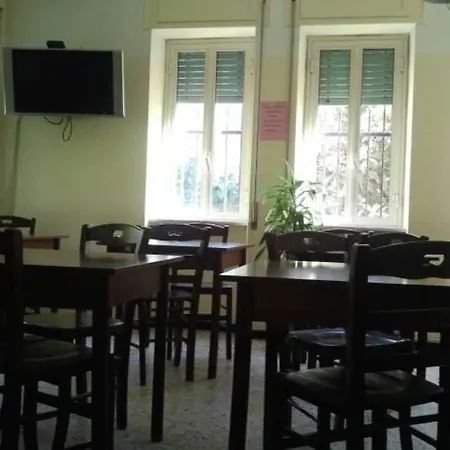 Albergue Palace Roma